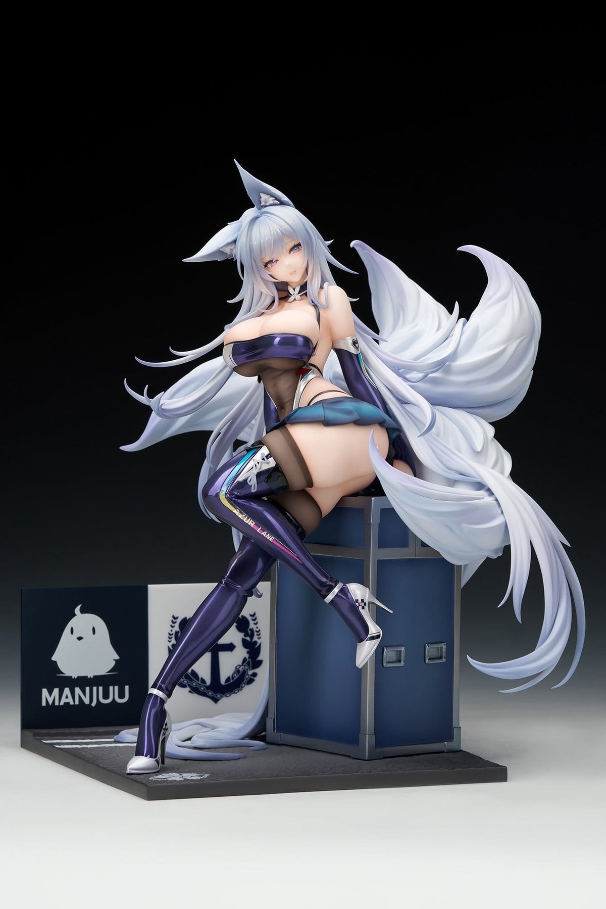 Azur Lane - Shinano - Moonlit Chrome - Acrylic Special Edition w/Display figure 1/7 (APEX Innovation)