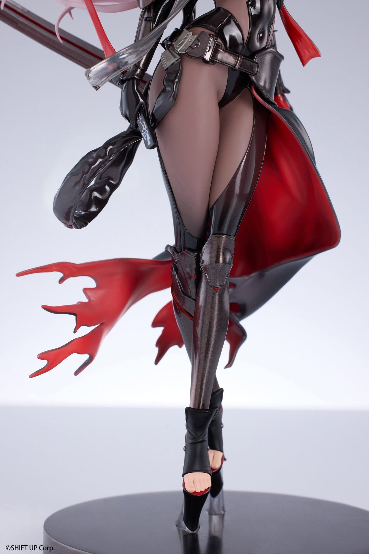 Goddess of Victory: Nikke - Scarlet - Black Shadow figure 1/10 (Hanabee)